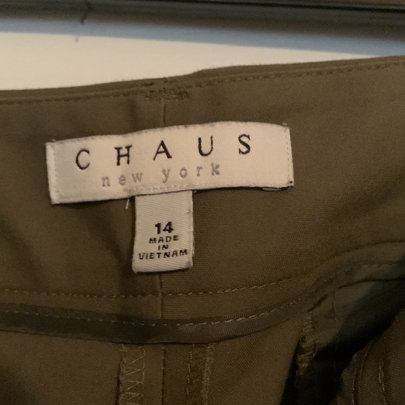 Chaus New York size 14 olive green cropped slacks - Picture 3 of 5
